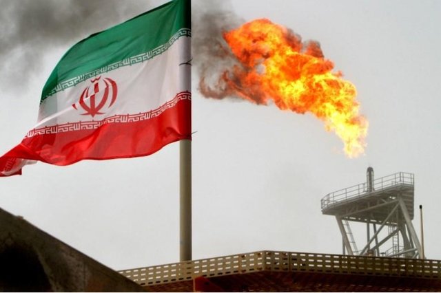صادرات نفت ایران برای سومین ماه کاهش یافت