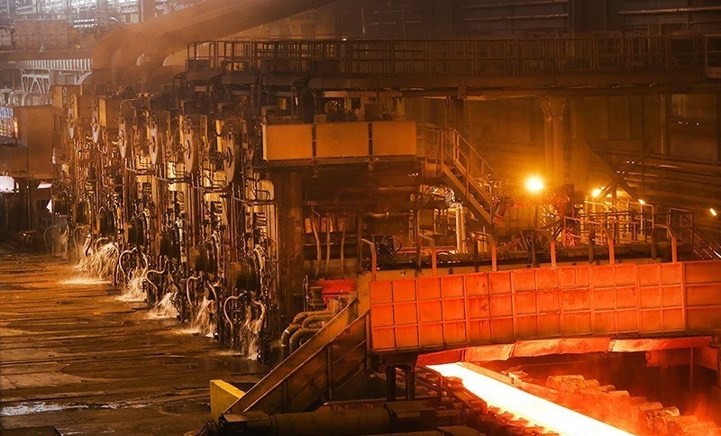 صدور مجوز استقرار صنایعی نظیر فولاد در کشور متوقف شد