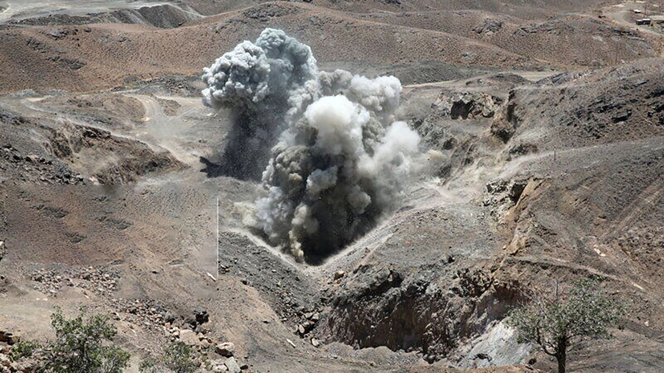 منشا صدا در گناوه ناشی از انفجار معدن سنگ کوه بینک بوده است