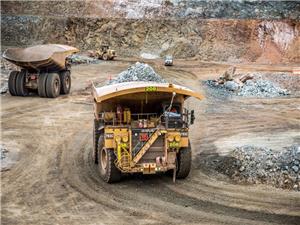 پیمانکاران استان بوشهر از واحدهای معدنی مجوزدار خرید کنند