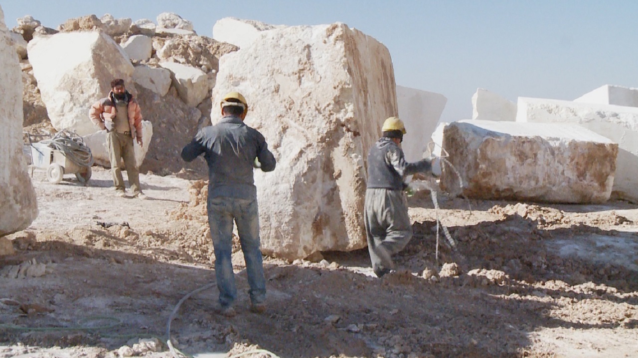 ذخیره قطعی سنگ‌های تزئینی در آذربایجان غربی حدود ۷۰ میلیون تُن است