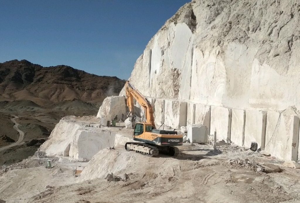 صدور 210 پروانه‌ بهره‌برداري معادن در استان اردبيل