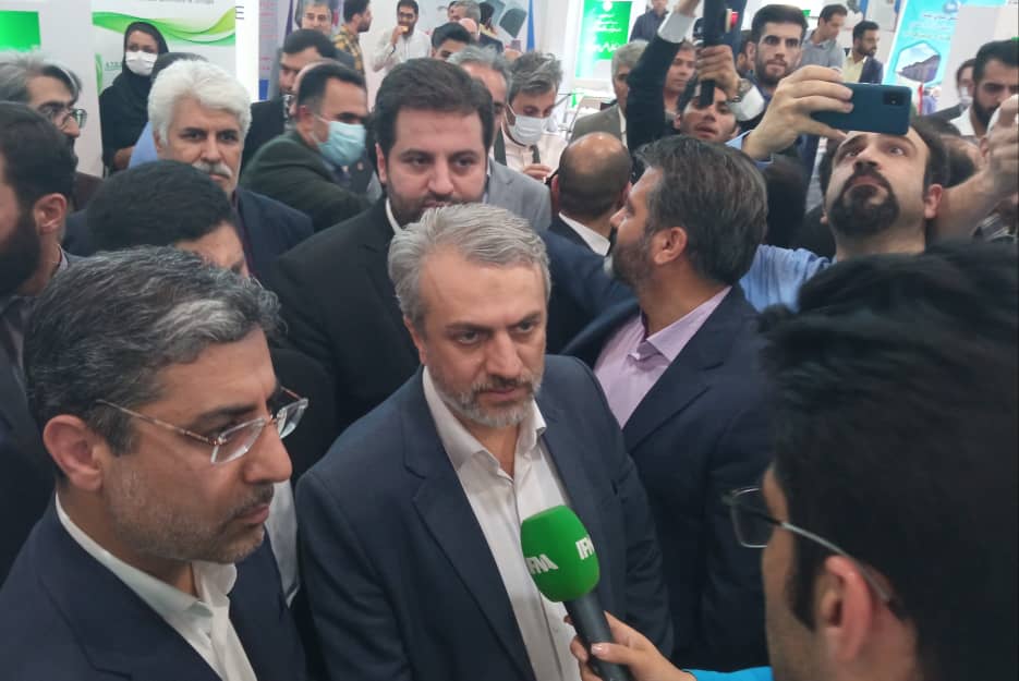 بازديد وزير صمت از نخستين نمايشگاه توانمنديهاي صادراتي شرکتهاي کوچک و متوسط