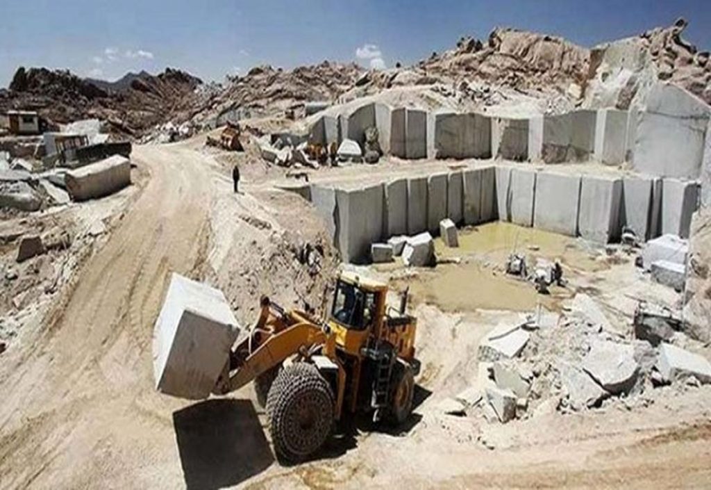 فروش پروانه بهرهبرداري بزرگترين رانت در حوزه معادن است