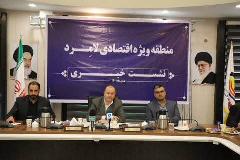 امضاي 4 قرارداد سرمايه گذاري در حوزههاي فولاد و پتروشيمي در لامرد