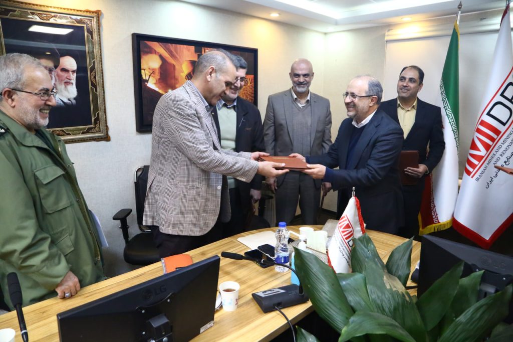 امضاي تفاهم نامه همکاري آموزشي براي ايجاد اشتغال پايدار سربازان
