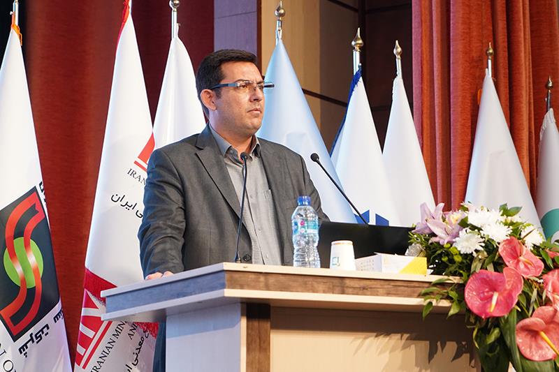 توجه به سند چشمانداز 20 ساله درآمد معدني کشور را افزايش ميدهد