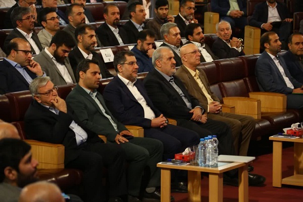 امضاي تفاهمنامه توليد نخستين نمونه دامپتراک 150 تني الکتريکال