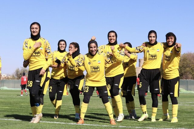سپاهانيها با پيروزي ليگ را آغاز کردند