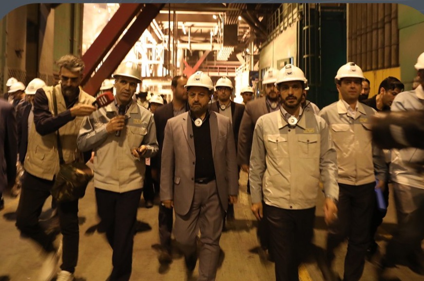 بازدید وزیر اقتصاد از خطوط تولید و طرحهای توسعه فولاد مبارکه