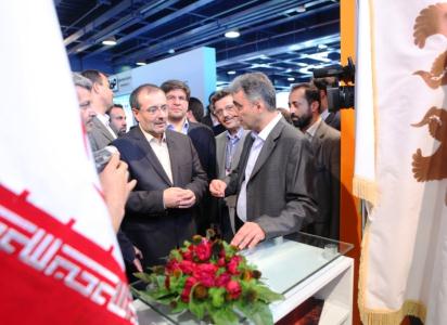 وزير صنعت، معدن و تجارت از غرفه شرکت مس بازديد کرد