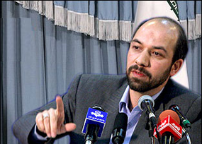 محرابيان در افتتاحيه اجلاس گروه دي 8 پيشنهاد کرد:توليد برند، لوگو و خودروي مشترک و تسهيل روابط بانکي بين کشورهاي عضو