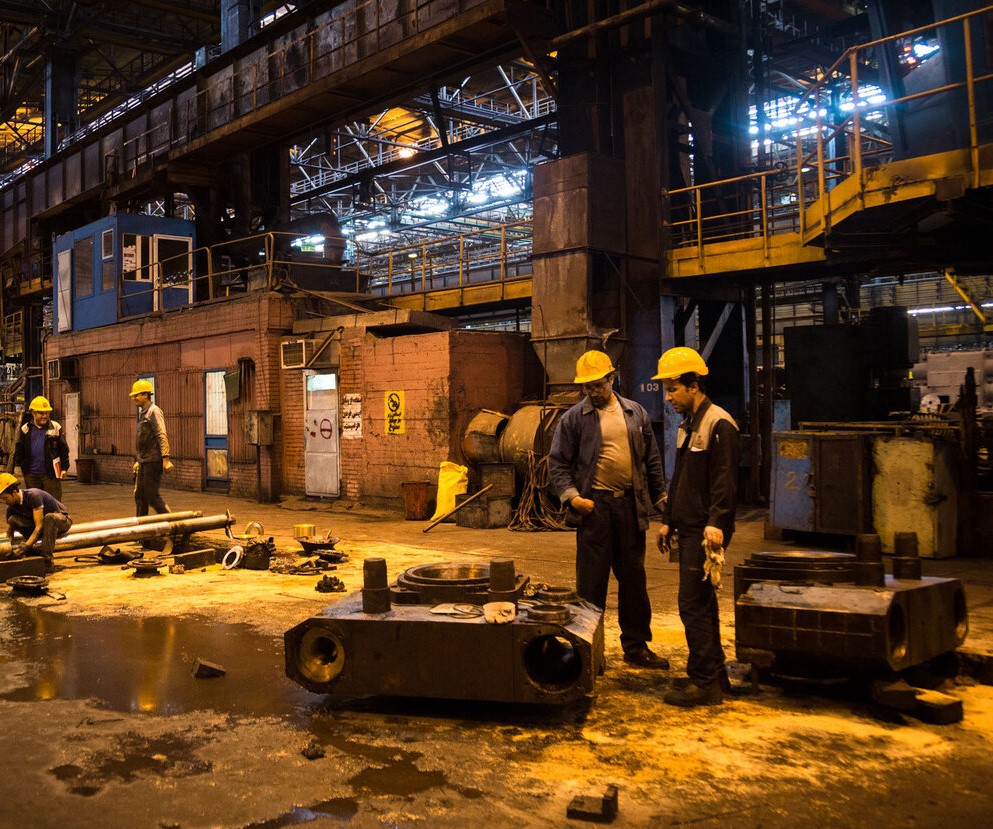 نقش انرژی خورشیدی در صنایع مس و فولاد؛ کاهش هزینه و کمک به محیطزیست