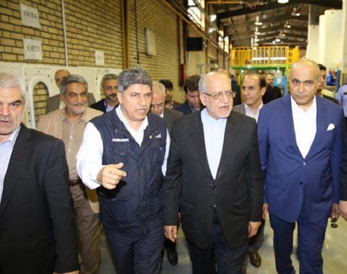 شکوفايي صادرات در گرو تحقق اشتغال و توسعه توليد است