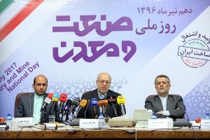 سازندگان صنايع حمل و نقل ريلي از فاينانس خارجي و صندوق توسعه ملي استفاده کنند