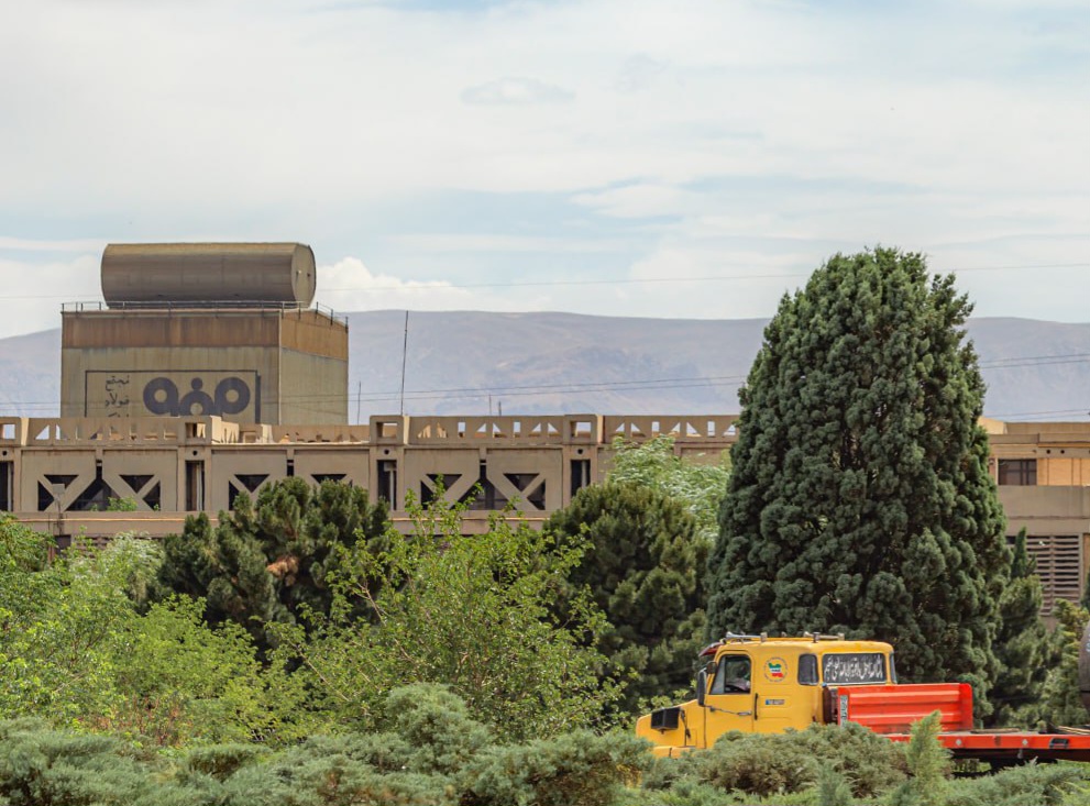 توزیع ۲۶ هزار اصله نهال توسط فولاد مبارکه به مناسبت روز درختکاری