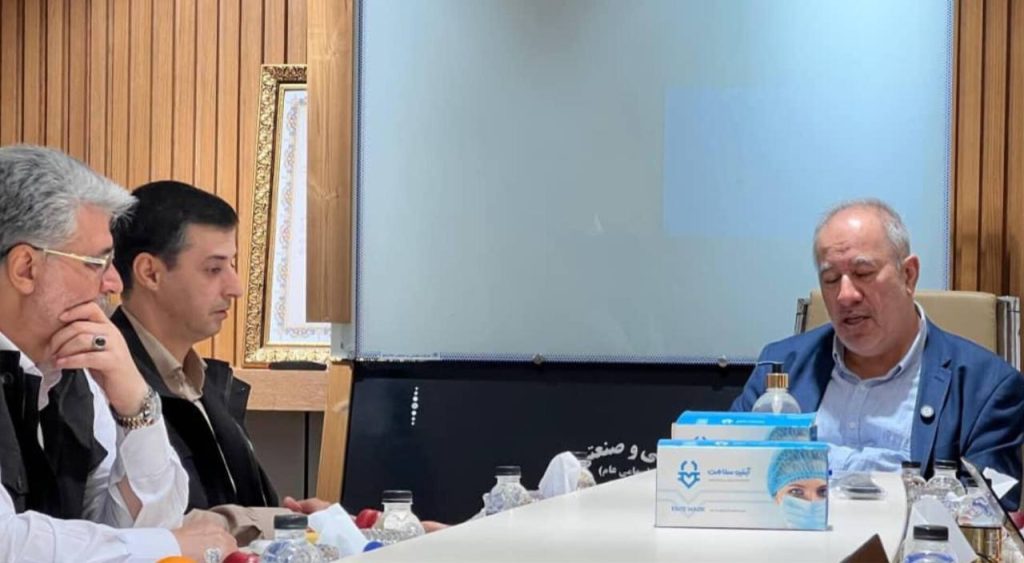 احداث ورزشگاه دههزار نفری فوتبال چادرملو در اردکان