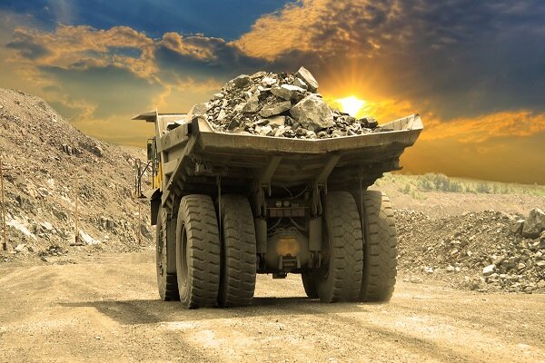 حمایت از معدنکاران با تقسیط حقوق دولتی