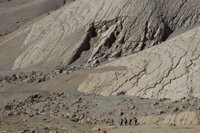 سه معدن سنگ در آبدانان در مرکز توجه باستانشناسان و معدنکاران