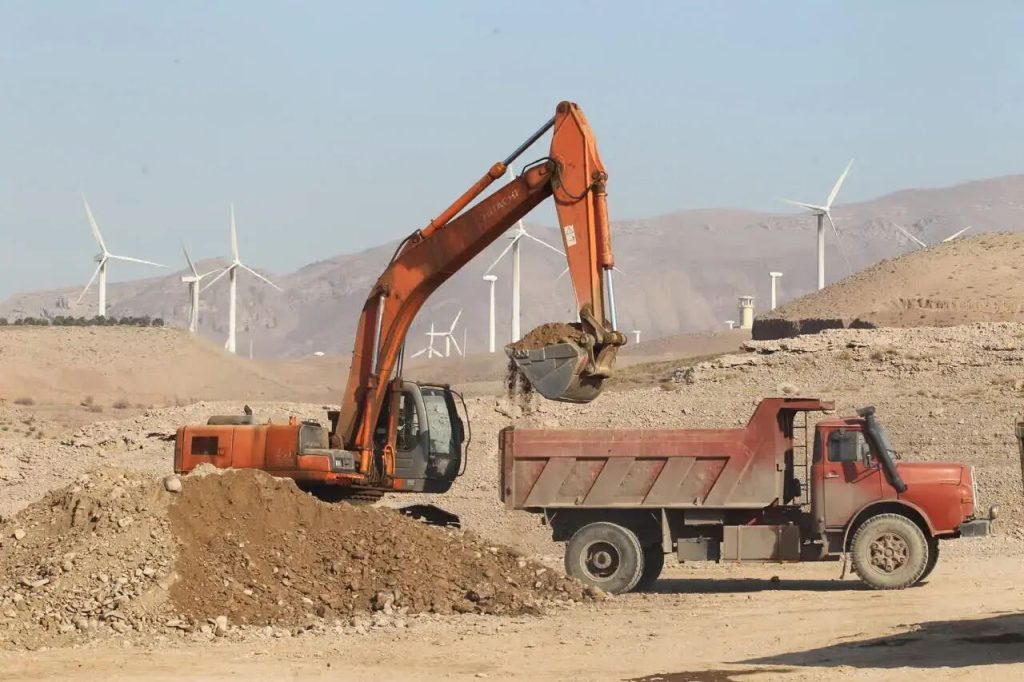 بررسی مشکلات ۱۰ بهرهبردار معدنی در استان بوشهر