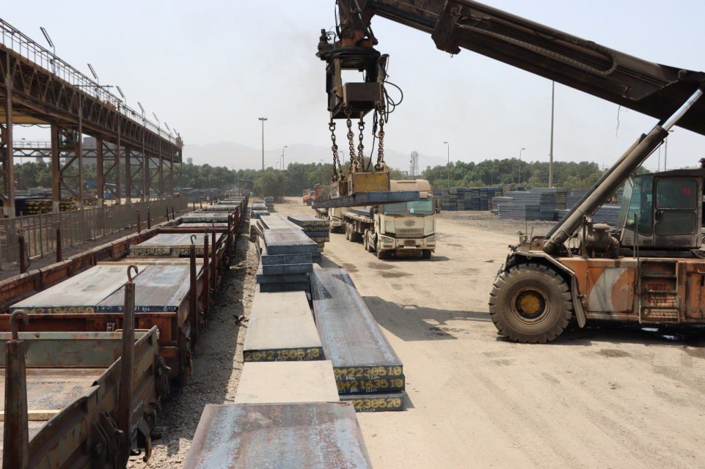 حمل ریلی، مزیت رقابتی فولاد هرمزگان بر دیگر رقبای تولیدکننده تختال