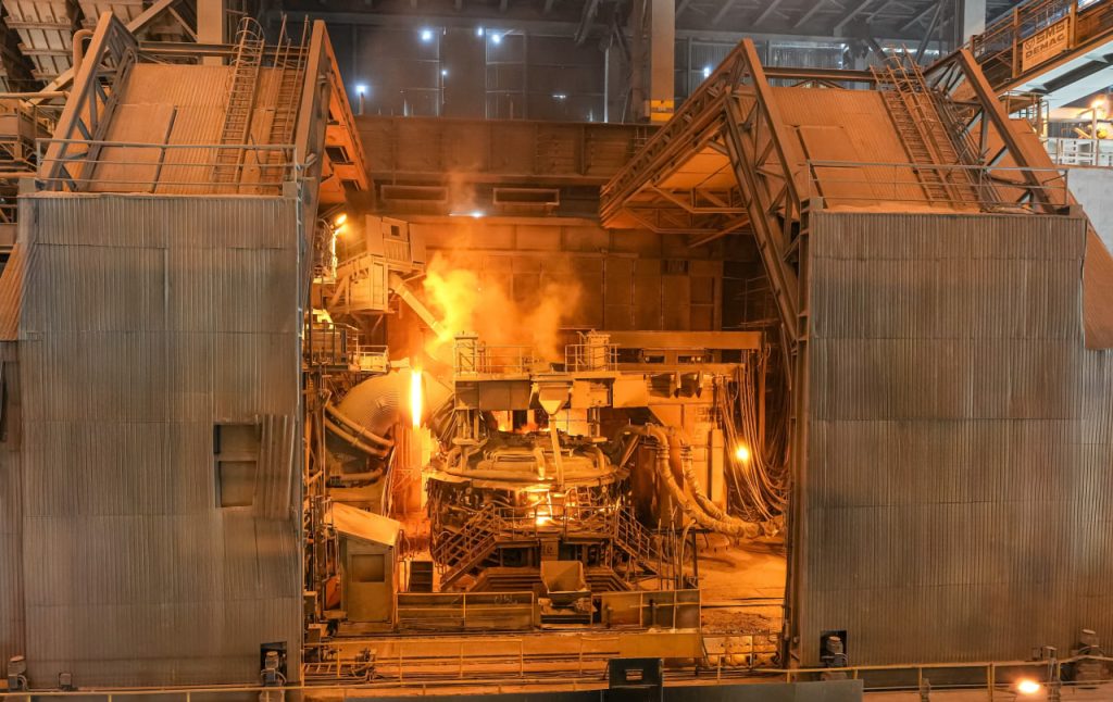 اجرای فاز نخست پروژه لنس سایدوال کوره یک در فولاد هرمزگان