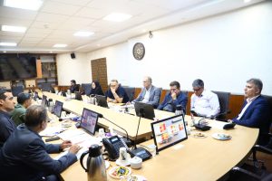 بهره‌گیری از رهنمودهای مشاوران خبره در اکتشافات هدفمند