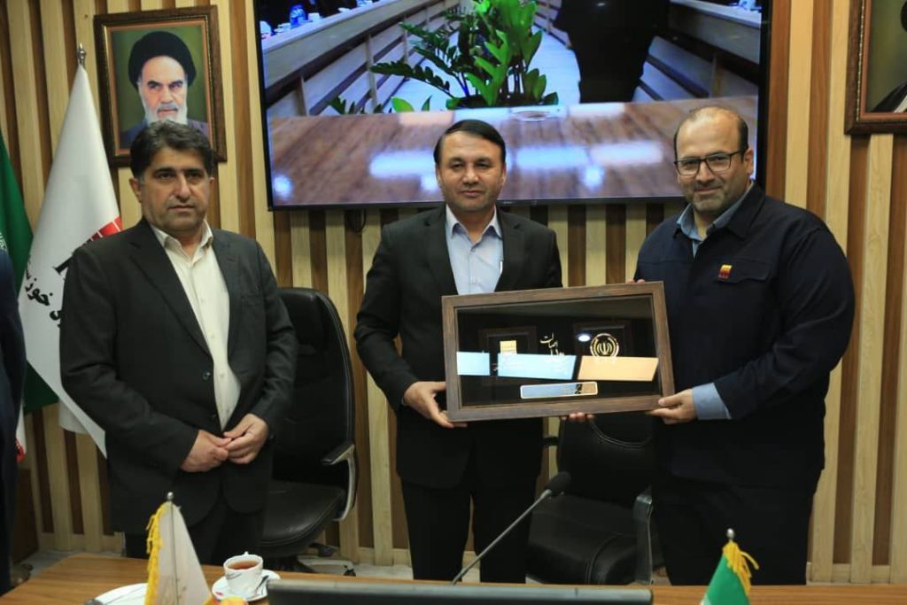 مدیرعامل بانک سپه از مدیرعامل فولاد خوزستان تقدیر کرد