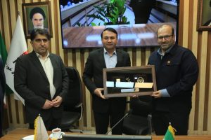 مدیرعامل بانک سپه از مدیرعامل فولاد خوزستان تقدیر کرد