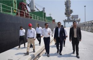 بازدید فرماندار لامرد از سایت دریایی مجتمع صنایع آلومینیوم جنوب