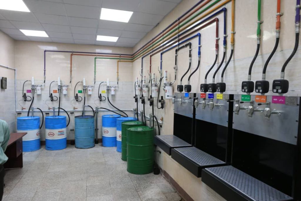 راه‌اندازی انبار مکانیزه روغن در فولاد خوزستان