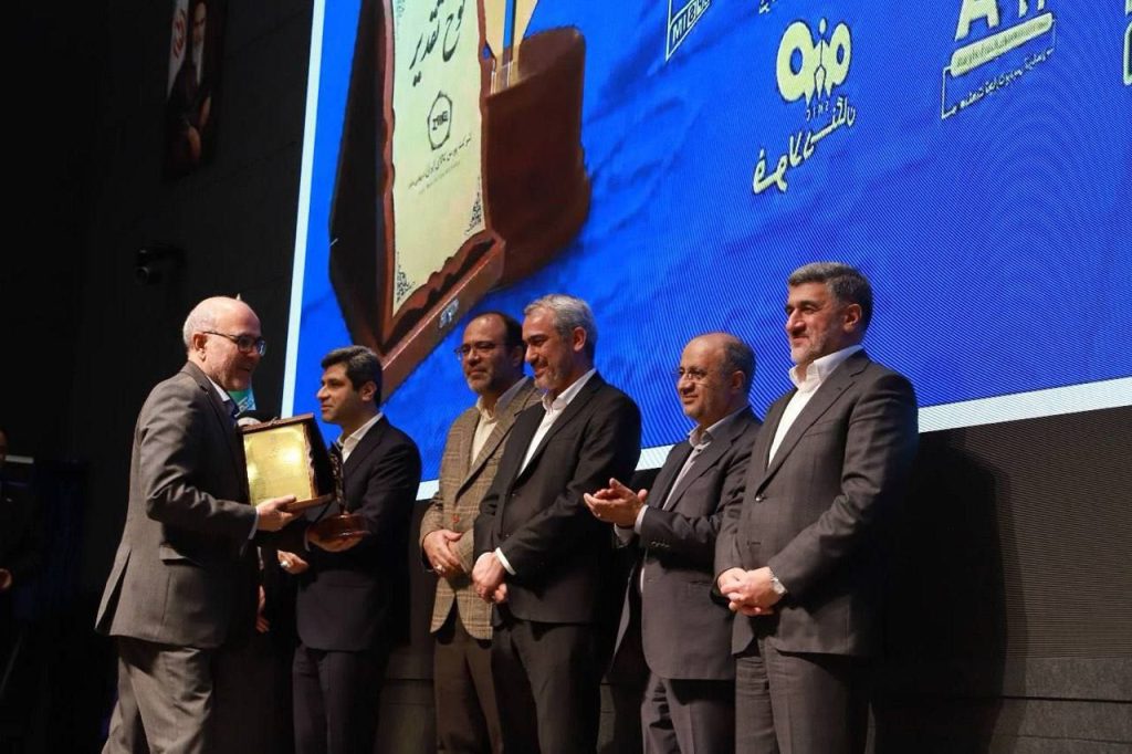 کسب تندیس برتر بورس کالا توسط شرکت فولاد خوزستان