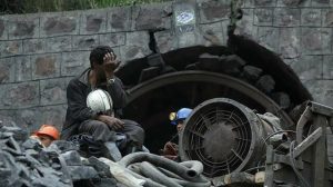 حادثه در معدن طبس؛ مرگ کارگر بر اثر ریزش آوار هنگام جابه‌جایی نوار نقاله