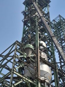 تکمیل نصب بلندترین سازه صنعتی آهن اسفنجی فولاد کاوه جنوب از سوی «ام‌ام‌تی ایی»