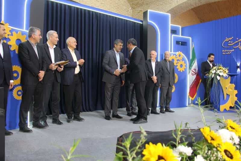 تجلیل از چادرملو به‌عنوان واحد نمونه صنعتی استان یزد