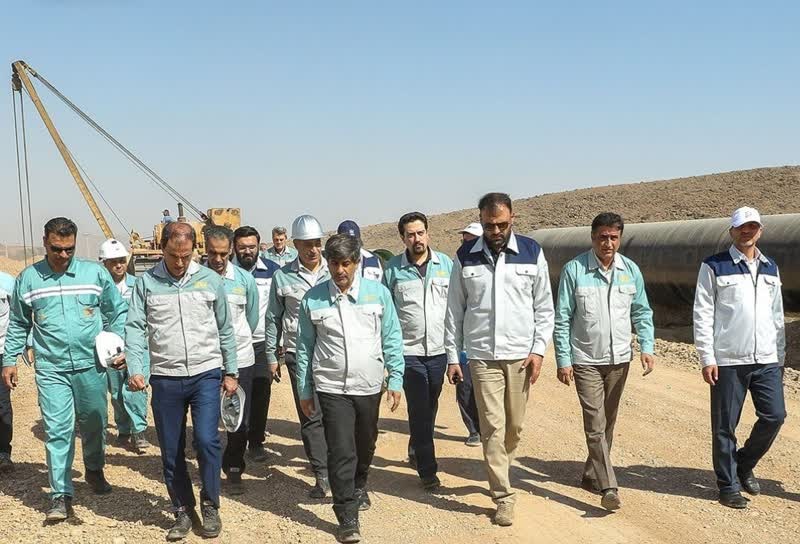 بازدید مدیرعامل فولاد مبارکه از مراحل پایانی پروژه انتقال آب دریا به اصفهان