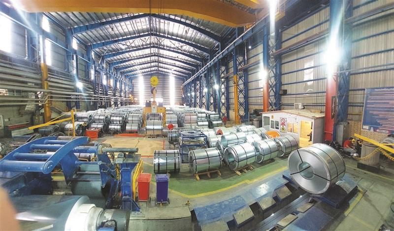 تولید ورق گالوانیزه با ضخامت 0.28 میلیمتر در كارخانه شماره ۲ شركت ورقخودرو