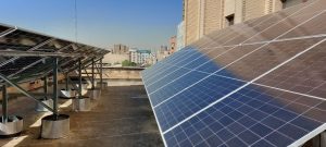 راه‌اندازی سامانه پنل خورشیدی ۲۰ کیلوواتی در ساختمان مرکزی ایمیدرو