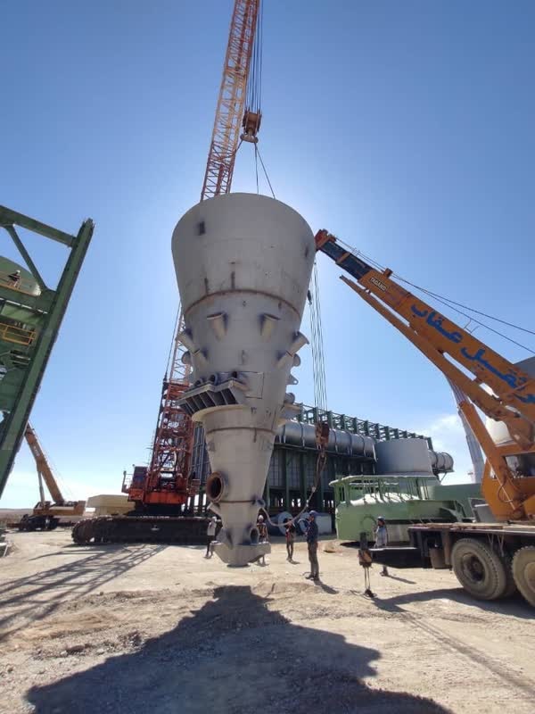 آغاز مرحله دوم نصب اجزای کوره در طرح احداث کارخانه آهناسفنجی بیجار