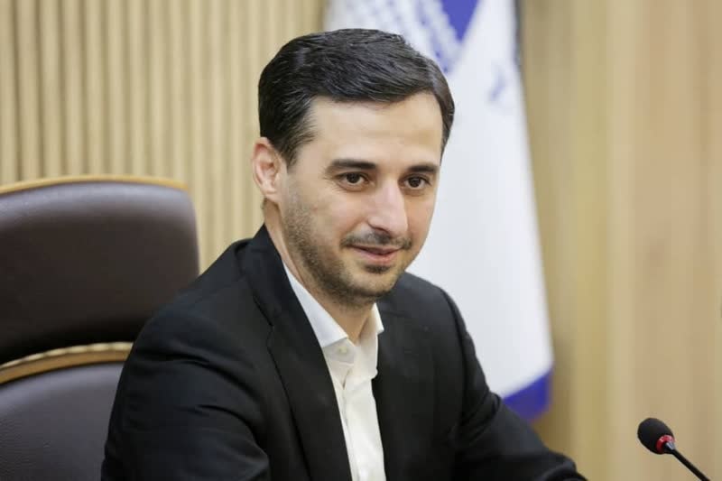 تبریک فرید دهقانی به تیم فوتبال چادرملو اردکان پس از صدرنشینی