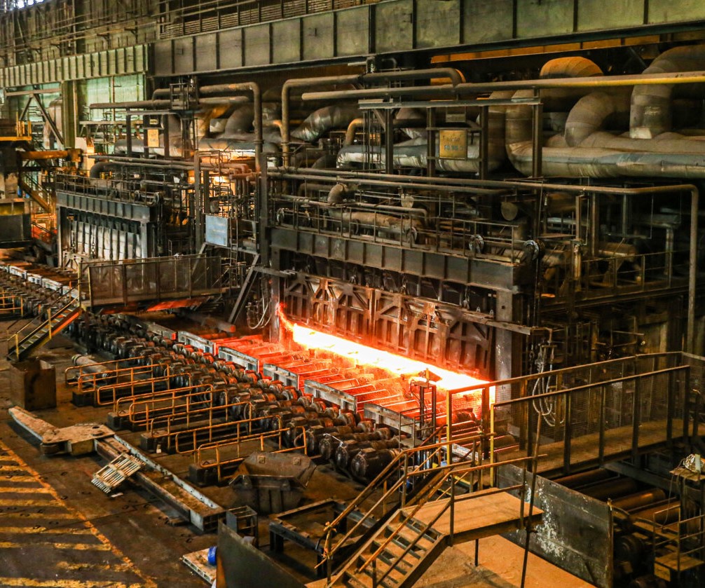 رشد ۳.۷ درصدی تحویل برق به صنایع در آبان‌ماه