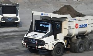 ناوگان عظیم کامیون‌های خودران در معدن ییمین چین