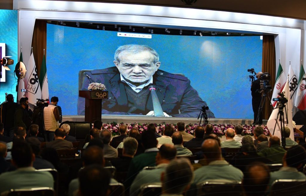 رکورد ملی فولاد مبارکه در ابرپروژه انتقال آب؛ ۶۱۰ هزار تن لوله و ۸۰۰ کیلومتر خط انتقال در دو سال