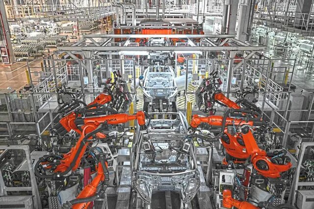 اقتصاد چین متوقف شد؛ رشد تولید و خردهفروشی در نوامبر کاهش یافت