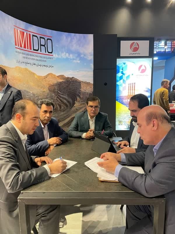 بازدید مدیرعامل آلومینای ایران از نمایشگاه «تستا» و تأکید بر توسعه تعاملات فناورانه