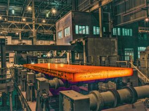 رکوردشکنی فولاد هرمزگان؛ عبور از تولید سال گذشته با افزایش ۲۰۰ هزار تن تختال