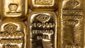 طلای جهانی کاهش یافت