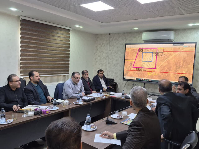 رسیدگی به مشکلات ۵۰ معدن‌کار یزدی با حضور مقامات وزارت صمت