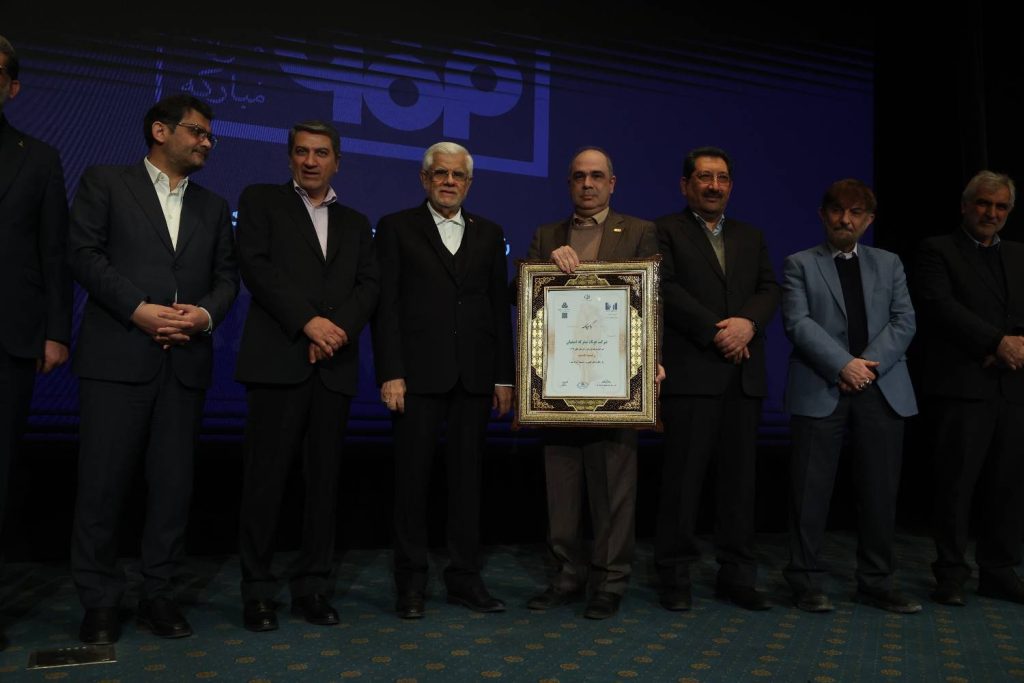 فولاد مبارکه تنها فولادساز در جمع ۱۰ شرکت برتر کشور؛ درخشش با کسب رتبه‌های اول فروش و بازده فروش در گروه فلزات آهنی و رتبه‌های سوم ارزش‌افزوده، سودآوری، اشتغال‌زایی و ارزش بازار برتر