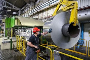 رشد ۲.۴ درصدی صنعت و معدن در آبان ۱۴۰۴